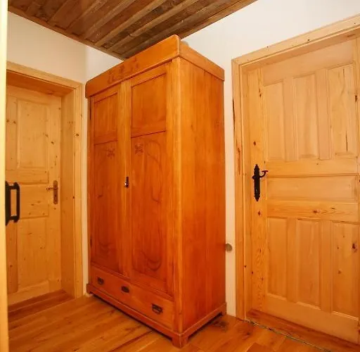 Къща за гости къща за гости стариятъ ловечъ 2*