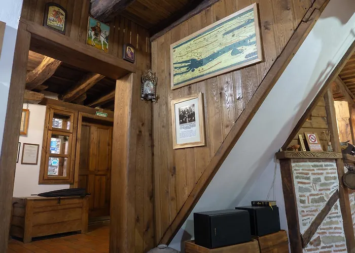 Къща за гости къща за гости стариятъ ловечъ 2*